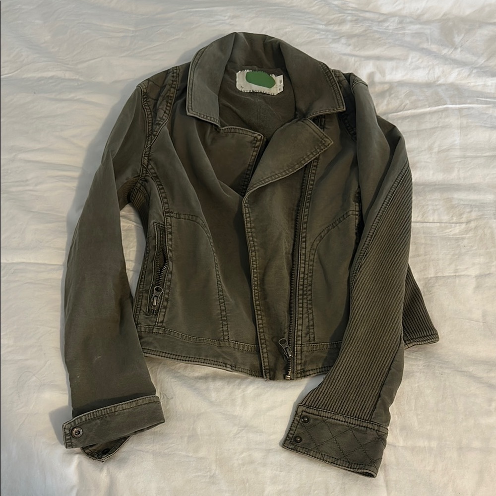 Women's Utility Jacket in Olive Green